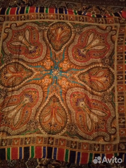 Платок большой, яркий, нарядный