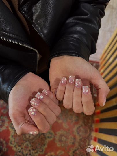 Маникюр/ педикюр