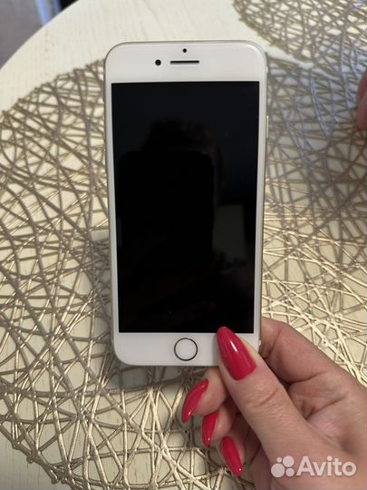 Смартфон iPhone 7