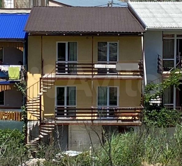 Комната 25 м², 1/3 эт.