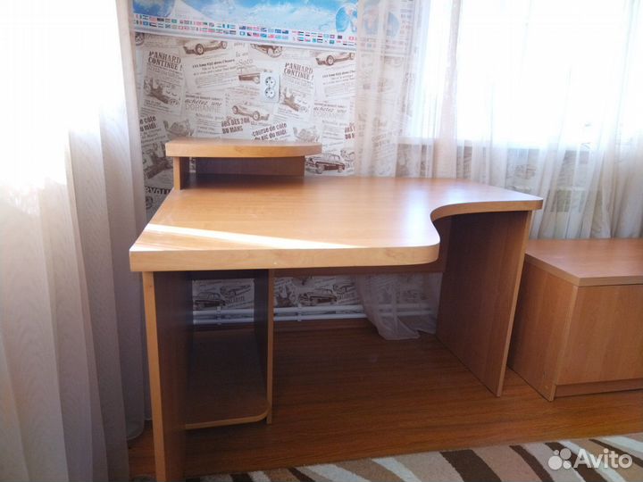 Компьютерный стол