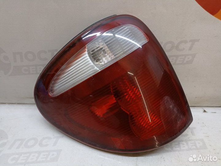 Фонарь задний левый Chrysler Voyager RG 2000-2008