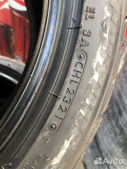 Bridgestone Blizzak LM-32 255/40 R18