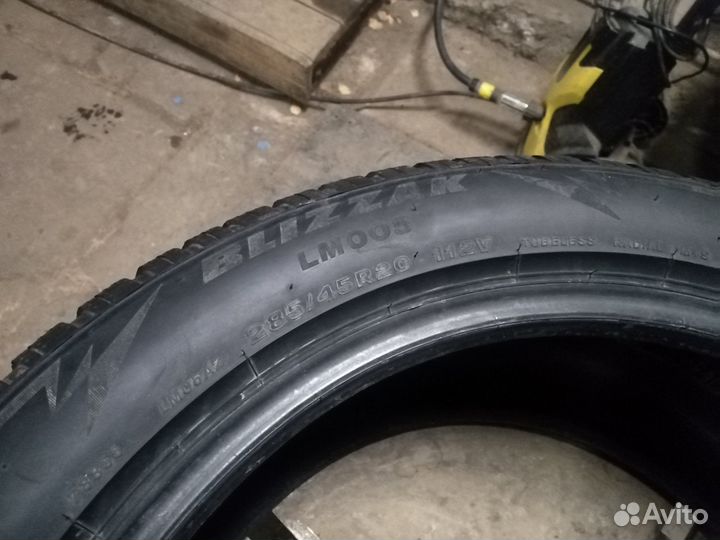 Bridgestone Blizzak LM-005 285/45 R20