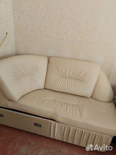 Диван раскладной кожаный