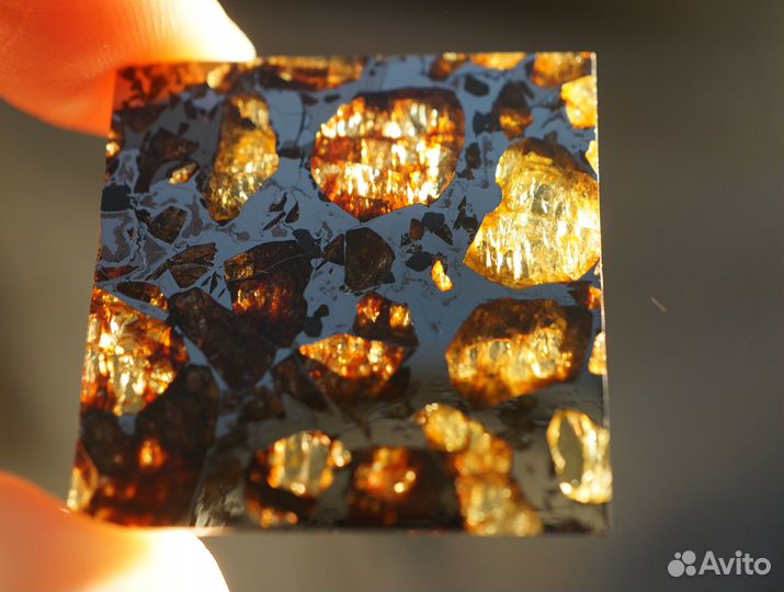 Метеорит Брагин полупрозрачная пластина