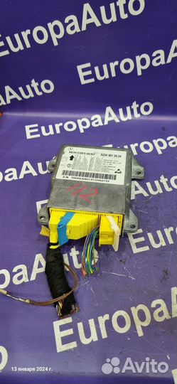 Блок управления air bag Mercedes-Benz C-Class W204