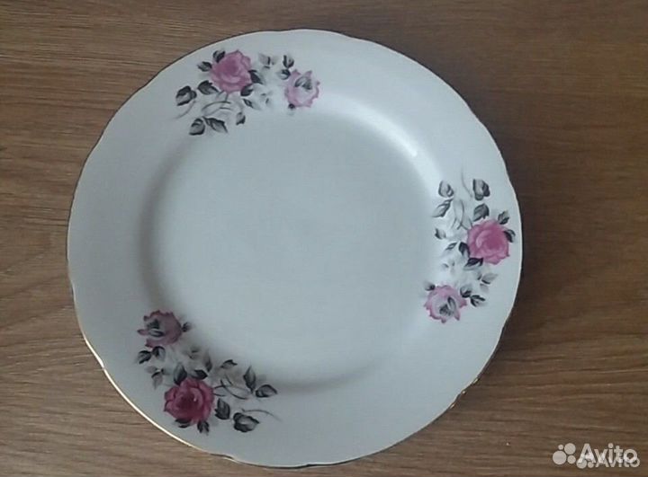 Тарелки глубокие и мелкие 22 см производство japan