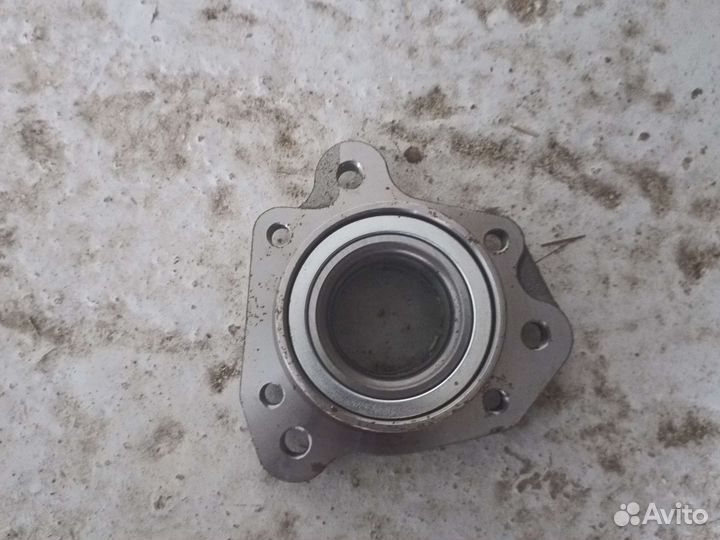 Ступица в сборе с подшипником задняя правая