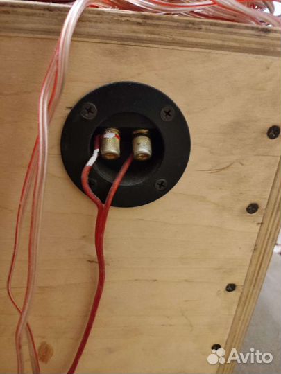 Сабвуфер JBL 1200 с коробом