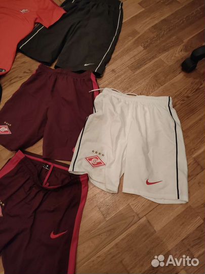 Шорты спортивные Nike, размер S, Б/у