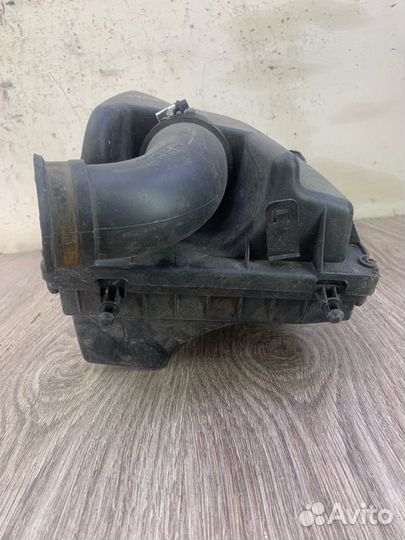 Корпус воздушного фильтра Opel Zafira B Z16XEP