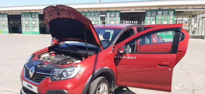 Renault Logan Stepway 1.6 AT, 2020, 6 200 км