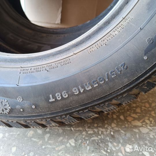 Kumho I'Zen RV Stud KC16 215/65 R16