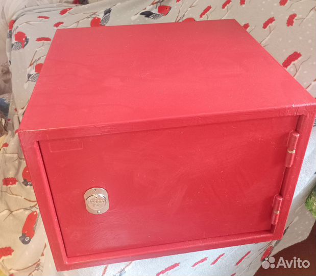 Сейф,ящик для документов