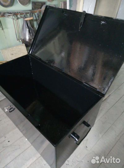 Металлический ящик