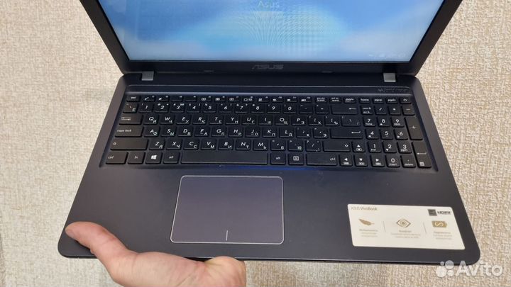 Asus X540LA отличное состояние