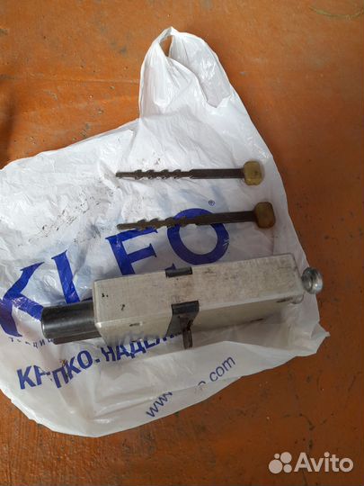 Гаражный дверной замок и внутренний замок СССР