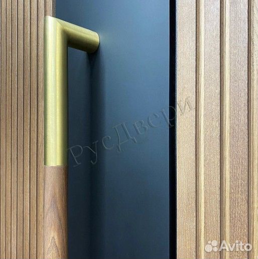 Двустворчатая входная дверь для улицы
