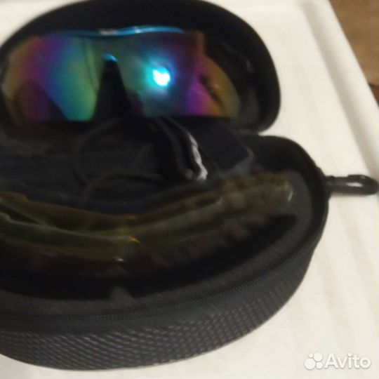 Солнцезащитные очки мужские