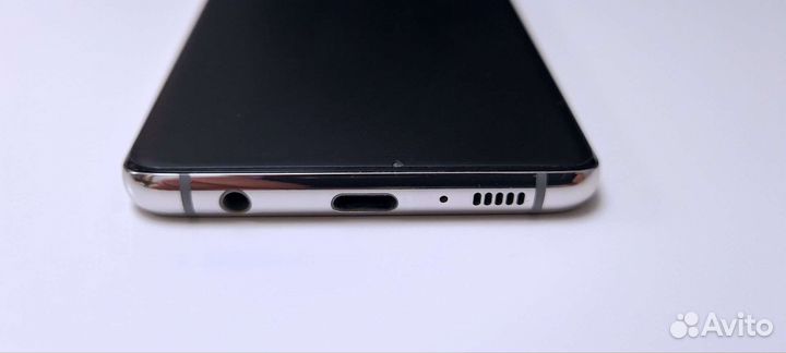 Телефон Samsung Galaxy S10