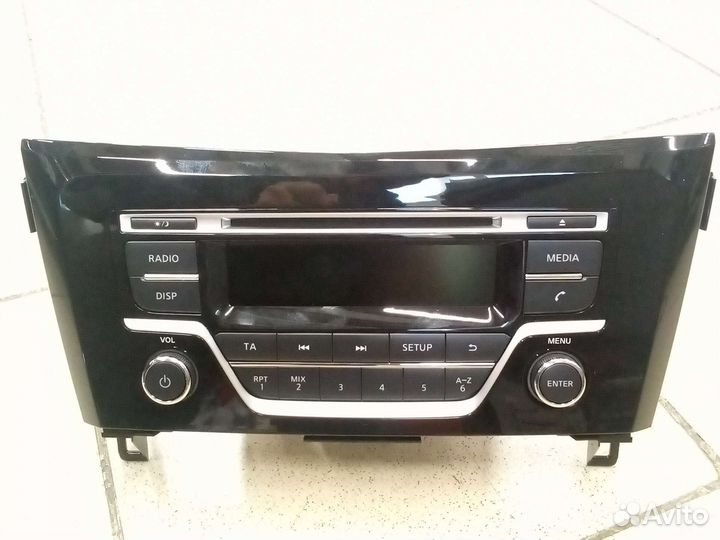 Авто магнитола новая штатная на Nissan