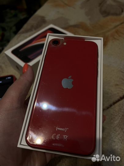Телефон iPhone se 2020