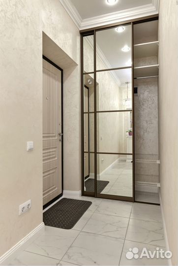 Стильный шкаф-купе в прихожую