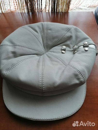 Кепка женская кожаная на осень