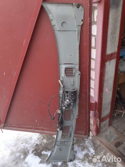 Панель с трапецией стеклоочистителей газ-31105