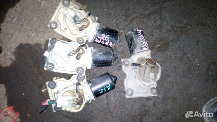 Мотор стеклоочистителя nissan Cefiro A32 2881031U0