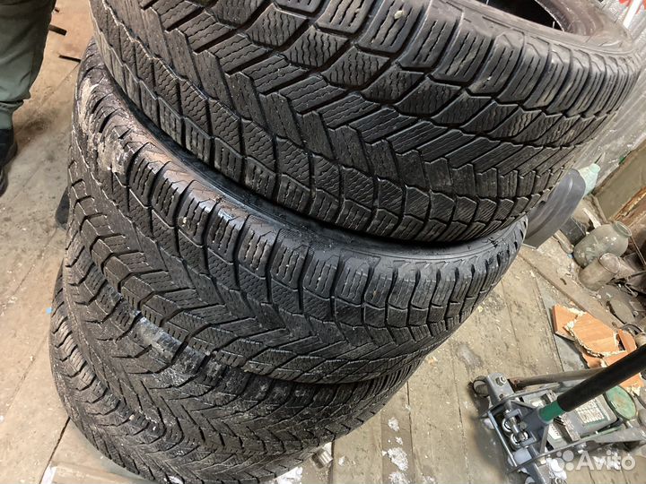 Michelin X-Ice Snow 255/40 R20