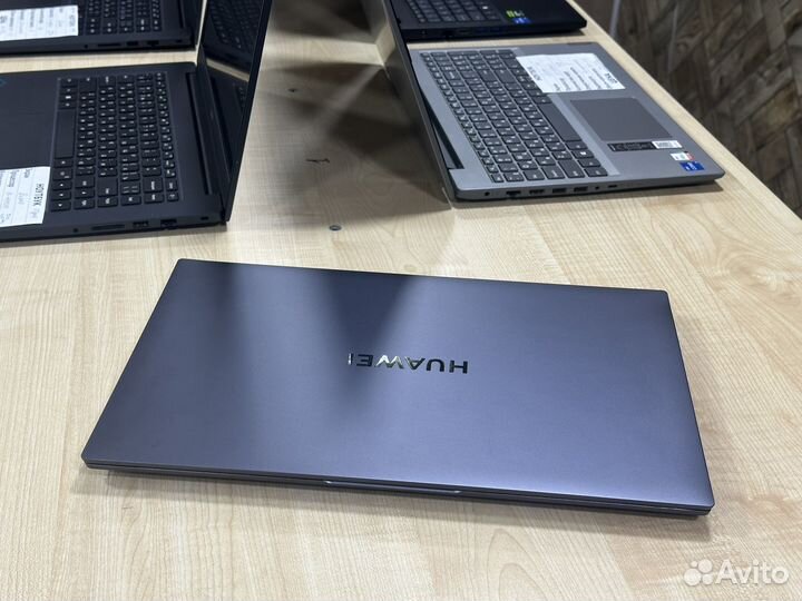 Huawei matebook d16