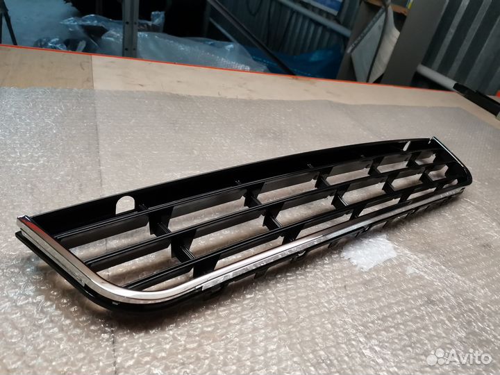 3C0853671C9B9 Решётка бампера переднего VW Passat