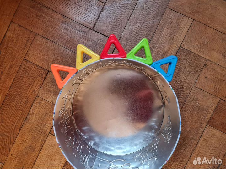 Металлическая коробка