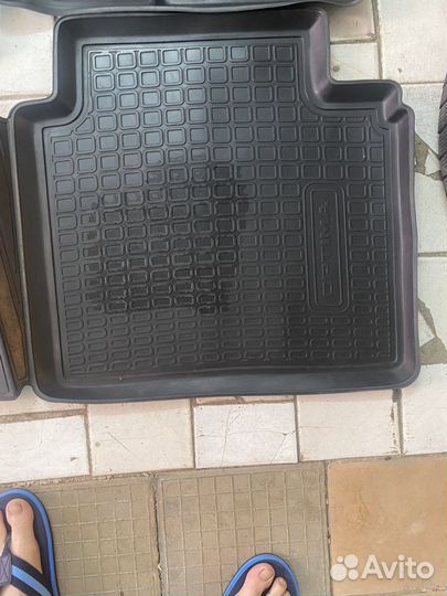 Автомобильные коврики резиновые