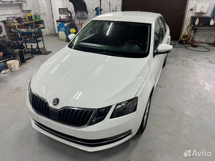 Уплотнитель жабо Skoda Octavia A7 1.6 cwva 2018