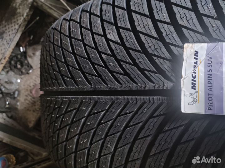 Michelin Pilot Alpin 5 SUV 285/45 R21 113V