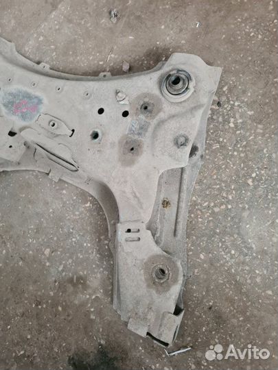 Подрамник Renault Fluence седан M4R 2011