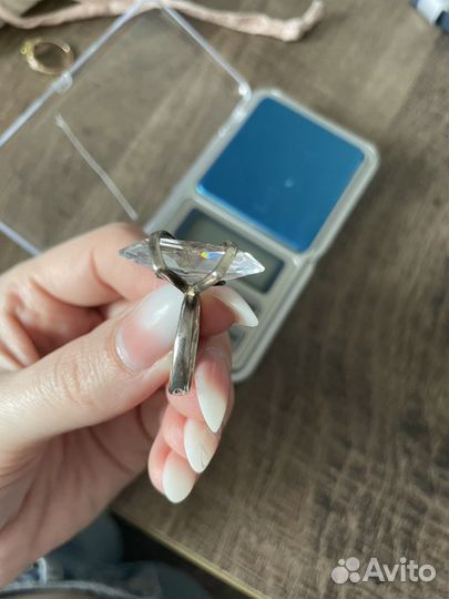 Серебряное кольцо с фианитом
