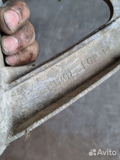 Кронштейн кондиционера Cadillac bls