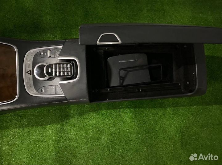 Подлокотник Mercedes-Benz S-Class W222