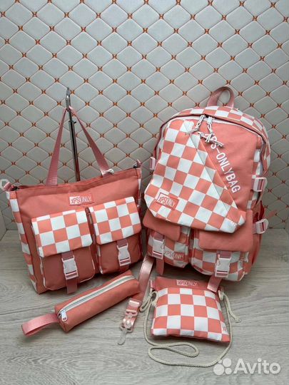 Школьный рюкзак