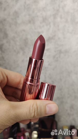 Charlotte tilbury K.I.S.S.I.N.G lipstick