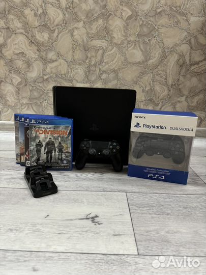 PS4 Slim 1tb + 4 диска