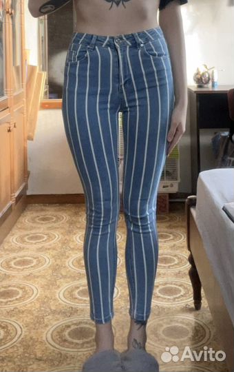 Джинсы с высокой талией