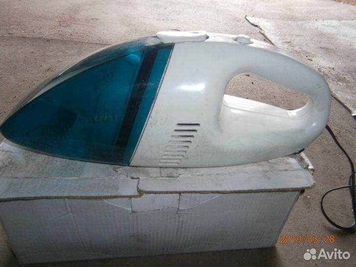 Автомобильный пылесос