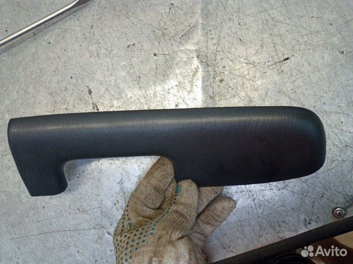 Накладка обшивки двери передняя левая Toyota