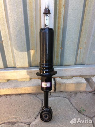 Стойка передняя гидравлическая Toyota 200