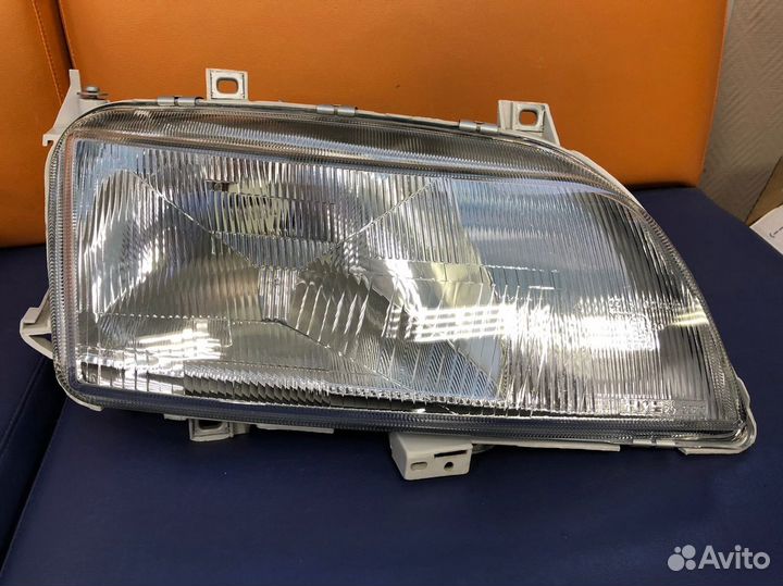 Фара правая VW sharan